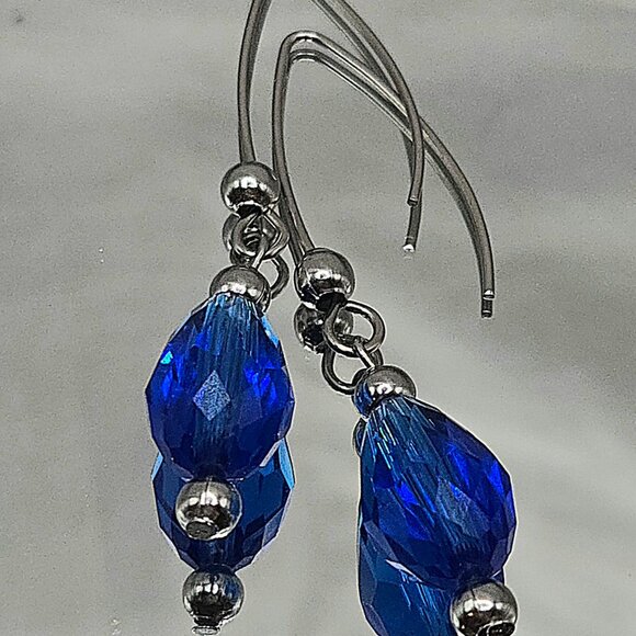 Stainless Steel Cobalt Blue Crystal Necklace and Earings Set - Picture 4 of 12
